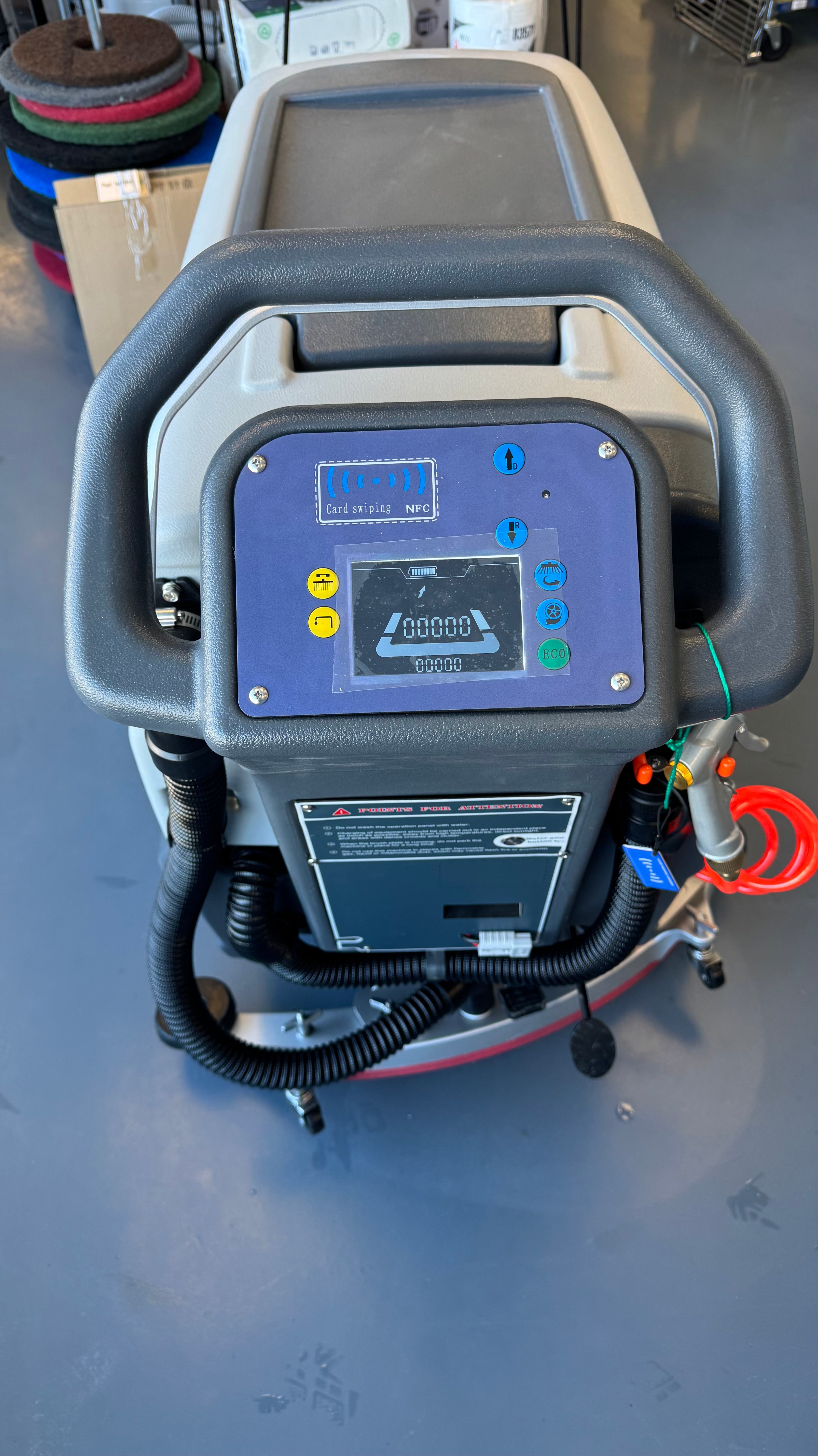 Autorecureuse à traction 20”