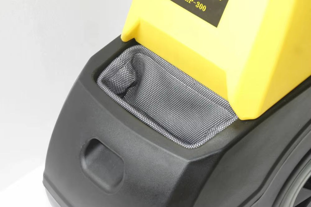 Automatic carpet cleaner extractor