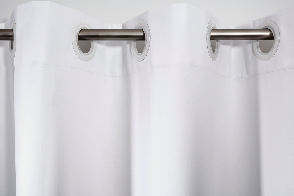 Rideau de douche 48'' x 78'' avec œillets