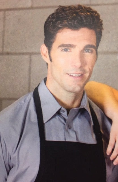 Tablier bavette ajustement au cou.